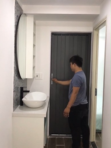 Mẫu cửa xếp lá nhôm cho nhà vệ sinh hiện đại