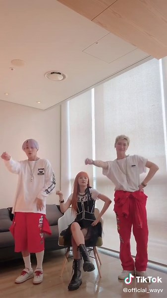 🐱🐑#LowLowChallenge with 레드벨벳 슬기 선배님⠀#로우로우챌린지 #WayV #威神V #TEN #YANGYANG #李永钦 #刘扬扬 #SEULGI #RedVelvet @redvelvet_smtown