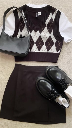 outfit of the day 🫶🏻 #ootd #outfitideas #outfitinspo #outfitinspiration #fashioninspo #darkacademia #darkacademiaaesthetic #darkacademiaoutfits #darkacademiavibes #darkacademiafashion #fypシ