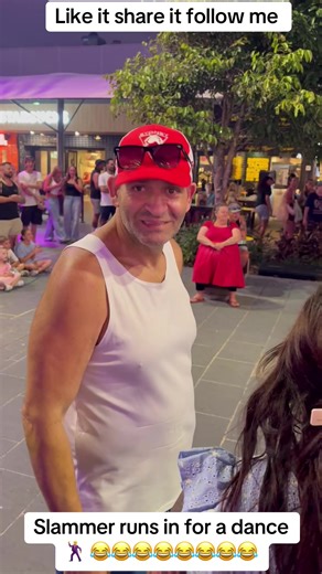 Slammer runs in for a dance 💃 #foryou #justinryan #slammer #slammerking #kazza @JUSTIN RYAN @💞 Gemma.G 💞 @ellie day @💋Ilovezub💋 @JAYDA🤍 @SLAMMERno1 @@slammeranddentistchannel @𝓖𝓮𝓶𝓶𝓪