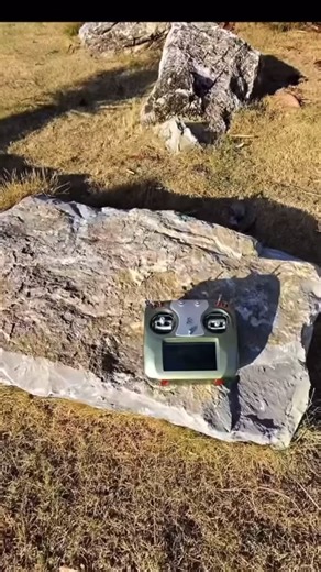 MODELISMANIAC on Instagram: "Accro Heli tree ! 🚁🌴 #crash #rccrash #jet #flashrc #lindingermodellbau #radiocontrolled #spektrum #spekttumrc #rc #rchobby #plane #aerobatics #unboxing #bigrcplane #modellbau #modelling #balsaplane #flying #savox #goldplane #aeroplusrc #aeroplus #3daerobatics #f3a #f3arc #robbe #robberc #carbonrc #savox #destruction"