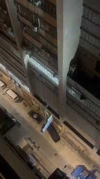 Moving Piano in High-Rise Buildings 高楼大厦钢琴吊起搬运