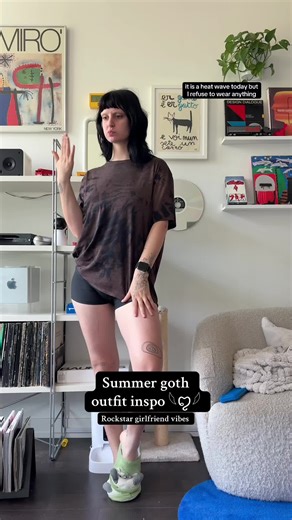 Summer Goth Outfit Ideas for Hot Days