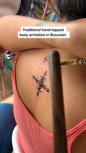 How they perform Traditional tattoo in Buscalan | Mary Love 📍Buscalan 🇵🇭 . . . . . #ApoWhangOd #Buscalan #Buscalantour #BuscalanVillage #Philippines #tramline #philippinestravel #tattoos #travelphotography #travel #tourism #familyfriendly #travelblogger #batok #coffee #peace #nature #buscalanfalls #ButbutTribe #itsmorefuninthephilippines #fypシ #highlightseveryonefollowers 🎥Mary Love | Buscalan Tinglayan, Kalinga