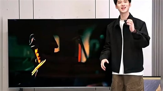 TCL发布第四代液晶电视，搭载真HDR画质与AI声控功能，带来影院级视听享受，智能分区背光技术让明暗细节更出众，畅享沉浸式观影新体验。