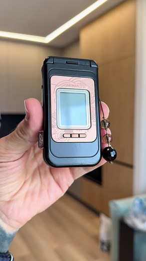 Nokia 7390 Review: A Retro Phone Classic