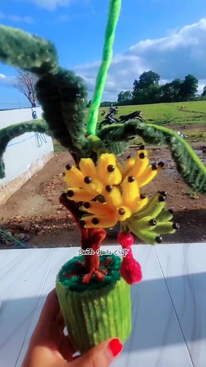 #fblifestyle #kreasi #craftfair #tutorial #handmadegoods #fblifestyletyle #kreatif #fblifestyletylechallange #craftshow #homemade #bungahias #merangkaibunga #kerajinantanganindonesia #flowers | Bunda Naila Craft