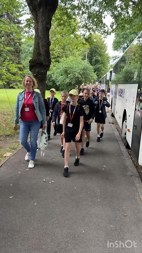 Pilsrundāles vidusskolas deju kopas "Madaras" jaunāko klašu bērniem šie ir pirmie Dziesmu svētki un liels, liels piedzīvojums! #nācgavilēt #nacgavilet2025 #dziesmuundejusvētki #Pilsrundale #BauskasNovads | Linda Abu Meri