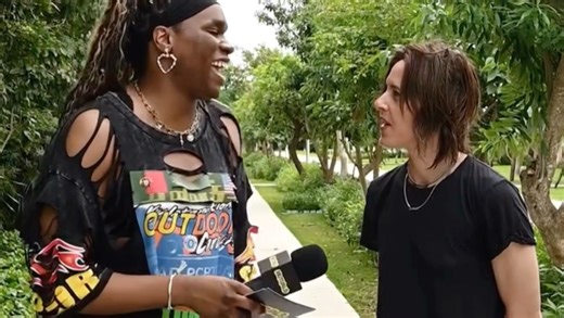 【自翻｜中英双字】2026.02.25凯特莫宁KateMoennig上GaydarShow街采 往那一站就是硬帅啊