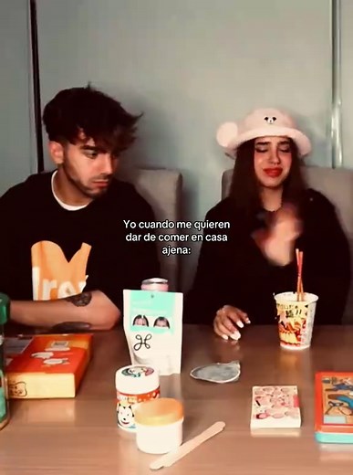 Momento incómodo cuando me ofrecen comida ajena 😞