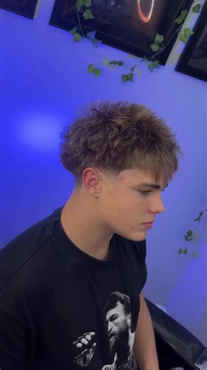 Newberg, Oregon Barber • Victor Mendoza on Instagram: "Low taper with textured fringe haircut 💈 He had a bad taper before and too much bulk was cut off, so we fixed it with a clean low taper while keeping the sides full and adding texture on top 🔥 BEST NEWBERG, OREGON BARBER 💪🏽 ~ DM me the word ‘appointment’ for booking link or click link in bio. 🫡 #LowTaper #TexturedFringe #NewbergBarber #OregonBarber #ChunkyCutz"