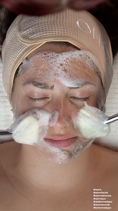 40K views · 524 reactions | Let the soft, soothing ASMR sounds from our fluffiest Bubble Bath Cleanse session melt you into pure relaxation 﫧﫧✨ #asmr #asmrfacial #asmrspa #asmrsounds #dallasmedspa | Boho Med Spa | Facebook