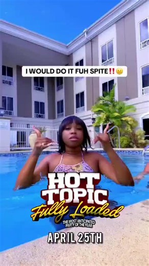 🔥 HOT TOPIC 🔥 DON'T TOUCH VALIANT'S CHAIN 🎤💬 Ladies do you think he overreacted???? 🤣 🎶🔥 Comment, Like, Share.... Stay locked in… the TOPIC is HOT 🔥👀 #HotTopic #SelfWorth #KnowYourValue #LadiesTalk #RealConversations