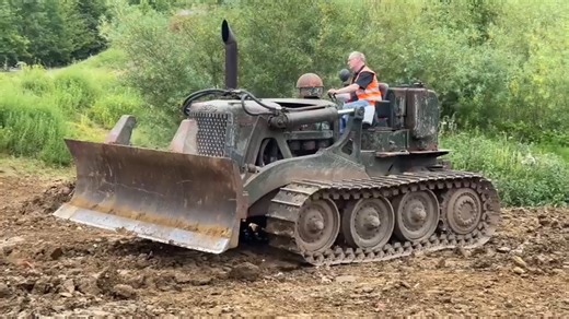 Dozer with Tank Tracks and Rolls Royce Engine | Excavator drivers - sailors