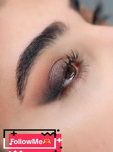 Simple and Viral Eyemakeup Video🥂💋Swipe for more videos👉#fypシ゚viral #makeupartist #eyemakeuptutorial #simpletutorialal #rateyourlooks #fyppppppppppppppppppppppp