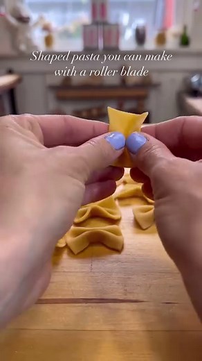 Follow for pasta making for beginners 🍝 Here are two easy shapes of pasta that you can make with just a roller blade aka a pasta cutter or a pizza cutter :) First we have Farfalle aka 🦋 but this pasta is technically called Stricchetti aka Bow Ties because it does not have the ridges on the sides! Second pasta is one of my faves, called Sorpresine aka Little Surprises because… Surprise! Although it looks like a tortellini or filled pasta, it’s actually not! This is a great pasta to use with a t