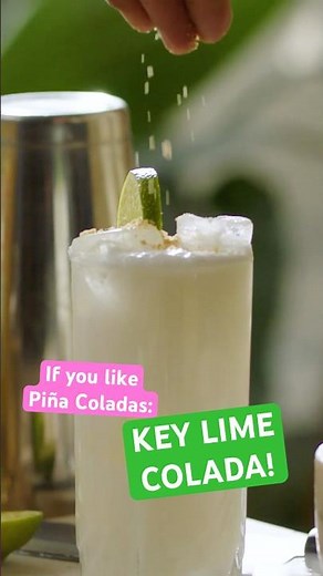 How to make a Key Lime Colada – a lime vodka twist on a Piña Colada! #piñacolada #cocktail #absolut