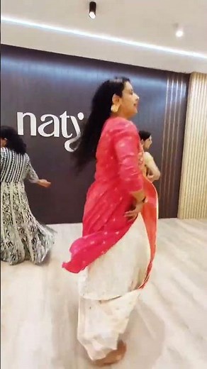 Bollywood Dance: Ghagra Performance 💃🕺 #BollywoodDance