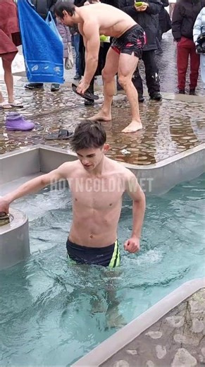 ICE HOLE BATHING #1323 / SWIMMING WINTER 2025