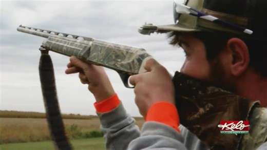 Early-bird hunters flock to South Dakota preserve