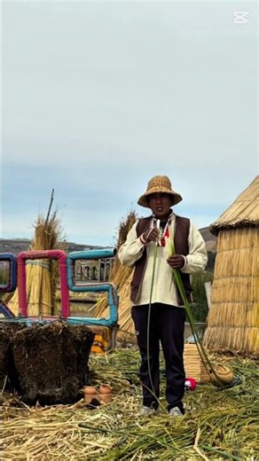 ペルー🇵🇪のチチカカ湖「世界で一番高い湖」ではトトラ🌾の上で生活をしているウロス島の人たちがいた！世界はすごい😍