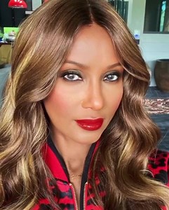 14K views · 1.5K reactions | Zoom in!! Missing red lipstick so wearing it on my Zoom meetings! #SlayAtHome in my favorite 5 @imancosmetics essentials for this fierce look! Products: Second To None Stick Foundation, Sheer Finish Bronzing Powder in Afterglow, Perfect Eyebrow Pencil in Blackest Brown, Luxury Moisturizing Lipstick in IMAN Red, Lip Shimmer in Crystal All available at IMANCosmetics.com | Iman | Facebook