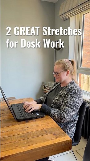 A quick desk stretch if you’re sitting for 8 hours hunched, only takes 1 minute 🙌 #desksetup
