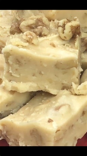 Easy Maple Walnut Fudge Recipe ✅ Comment RECIPE and I’ll DM the link. https://www.backtomysouthernroots.com/easy-maple-walnut-fudge-recipe/ | Back To My Southern Roots
