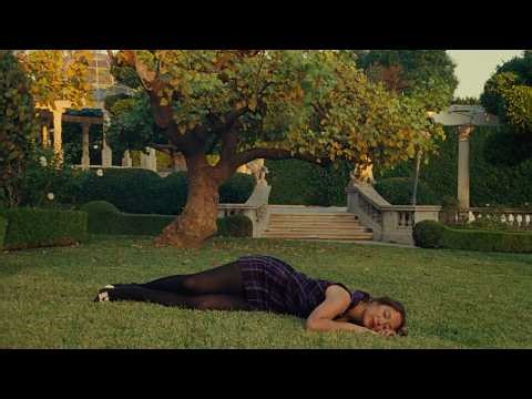 Laufey - I Wait, I Wait, I Wait (Official Lyric Video with Chords)