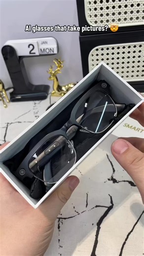 Discover AI Glasses with Photo and Audio Features