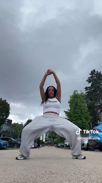 Mastering Ciara's Iconic Knee Dance Move