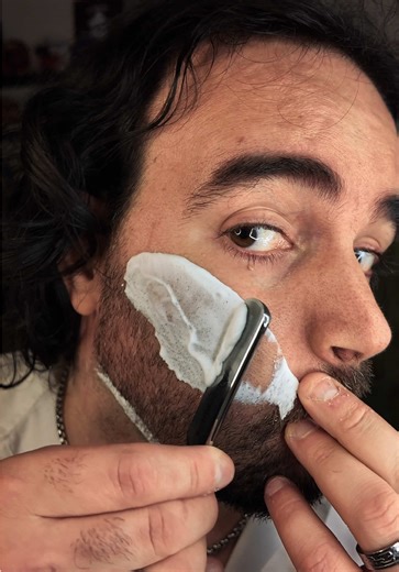 ASMR Straight Razor Shave: The Ultimate Grooming Ritual