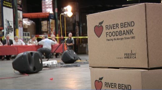 Line for food begins 6 hours before for emergency distribution began in Quad Cities