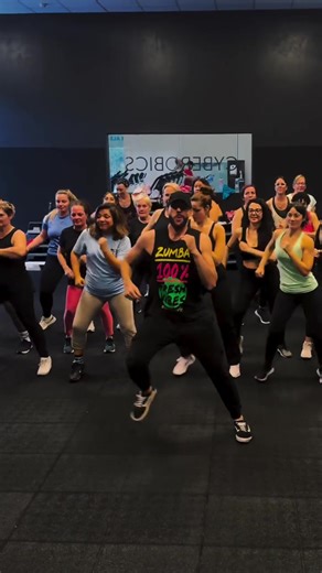 Rise, shine, and shake it! 🌞💃 🎵: Miami by Nacho 🕺: @tonigalindo_zf