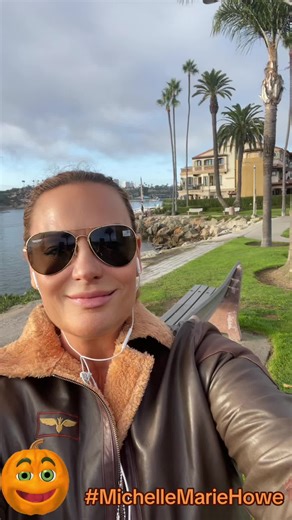 Michelle Marie Howe: Live Model at Newport Beach