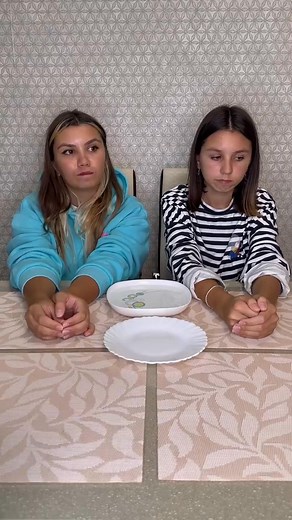 Choose food challenge 😂 Who had more multi-colored popcorn 🧐 #shorts Best video by Hmelkofm #followersreels #survival #foryouシ #for #foryou #foodprank #funny #reels #fyp #followers #foodlover #funnyvideos #prank #facebookreels #reelsfypシ | Amy R. Heins