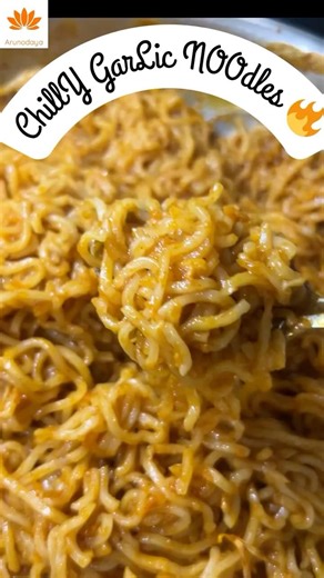 Chilli Garlic Noodles with Maggi in 5 Minutes 😍🤤 | Spicy Street Style Maggi Recipe #shorts