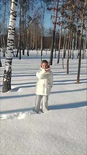 That winter aesthetic ❄️ Dancing to HIT in the snow