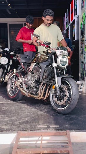 Master piece to Northern Province 🖤 Registed Honda CB1000R SOLD OUT 👋 Congratulations Brother on Your 2nd Bike from LR Platinum Tire Enjoy your ride ඔබ අපහා තැබූ විශ්වාසයට බෙහෙවින් ස්තුතියි 💪 #lrplatinumtyers #LR #genuineregister #0712708070 #Jaffna https://www.google.com/search?client=safari&sca_esv=2fbf338f0a78d459&hl=en-lk&kgmid=/g/11sgkmvqlb&q=LR Platinum Showroom - Attidiya Road&shndl=30&source=sh/x/loc/tile/m1/3&kgs=998d41e146e92b4a