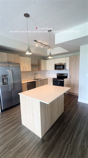 and an endless amount of amenities 🤭 DM for a tour! Moving to/in Miami within the next 30-60 days? Let us help you find your dream apartment - we’ll guide you every step of the way at absolutely no cost to you 🤍 #miami #realestate #miamiapartments #miamirealestate #miamirealtor