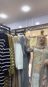 28K views · 1.6K reactions | Whatsapp 0559644443 Telephone 0792924620 . . . . . * robe liquette chemise * qualité 1er choix * plusieurs couleurs disponibles * taille standard : 42 44 46 48 50 52 * Prix : 7200 da * Livraison 58 wilayas ( service yalidine ) * boutique a draria, sur maps : jaspe red ( gaston bernard ) * page instagram facebook jaspe_red Marhba bikoum | Jaspe_red | Facebook