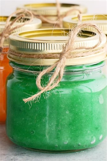 You need just 3 INGREDIENTS to make your own scented sugar scrubs and...
