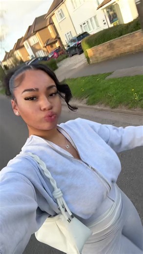 Jannah (@realestbichonearth)’s videos with Essence - Zee stack