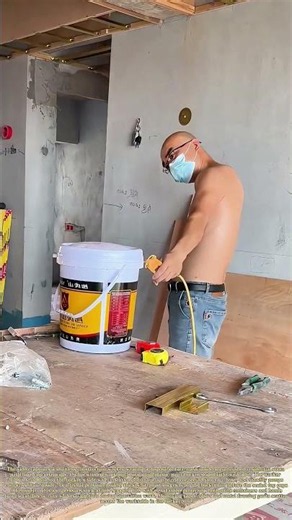 Injecting Air into Paint Buckets: A Simple Trick to Tear Off Sealed Lids Fast