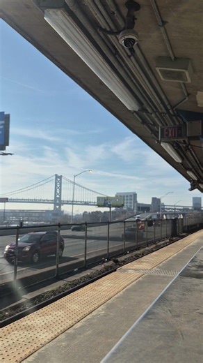 4K Time-lapse Philly Spring Garden Station #philly #travel #train #traffic #timelapse