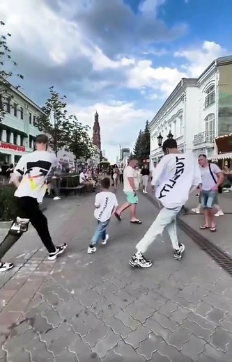 The Moment A Random Kid Became The Crew's Leader