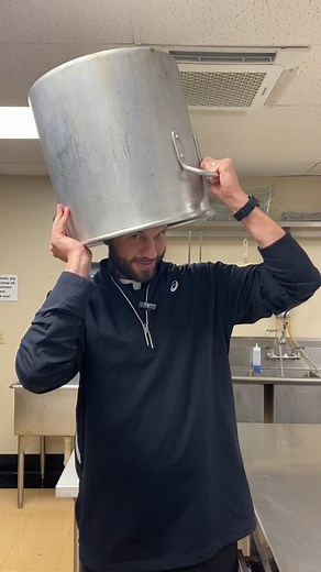 Life Teen is preparing a meal for the guests at the Peter Maurin Center on November 16, 2025, and we’d love your help! To sign up, please visit https://www.signupgenius.com/go/70A054AAEAC2AA1FE3-59919422-pmcfood#/ | Holy Family Catholic Parish Stow Ohio