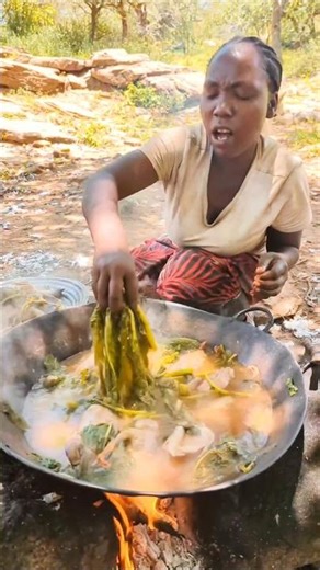 Auntie Handles the Hot Food Like a Pro! 😂👩🍲 | African Village Life