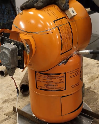 Automatic Smoking Station from an Empty Cylinder | DIY & Crafts