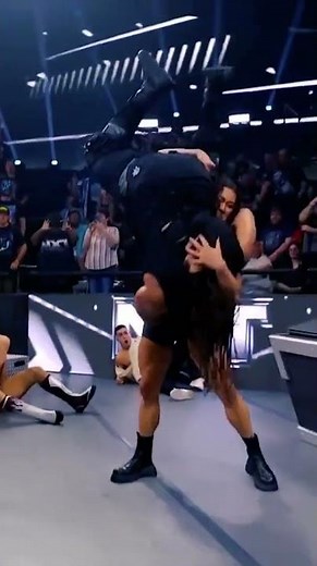 😳 340 Pound Wrestler Gets DROPPED by Myka Lockwood
